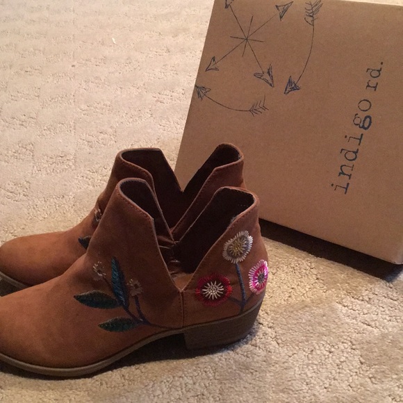 Brand new. Floral boho angle booties - Picture 2 of 3